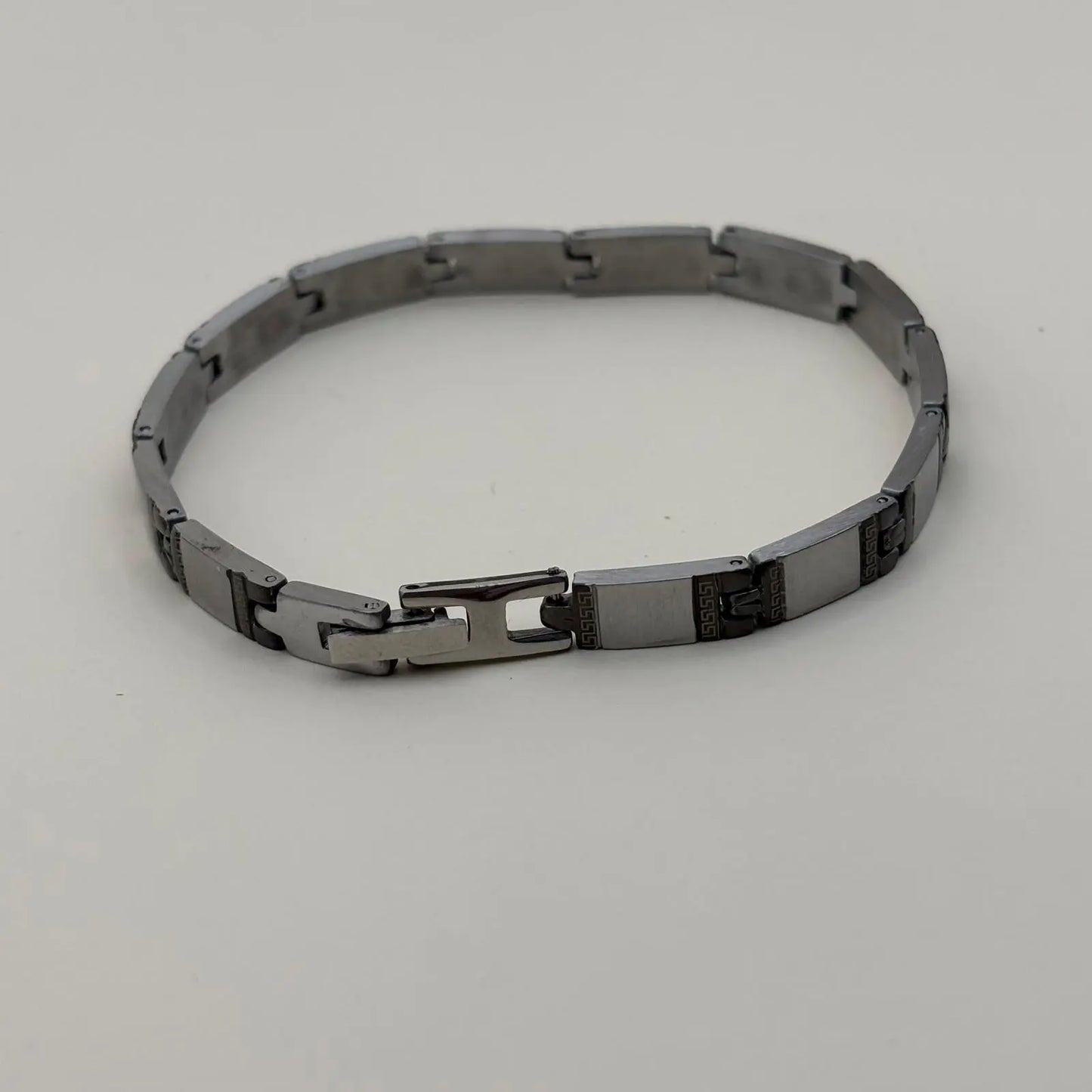 Bracelet pour homme argenté à mailles en acier inoxydable avec des maillons carrés alternés