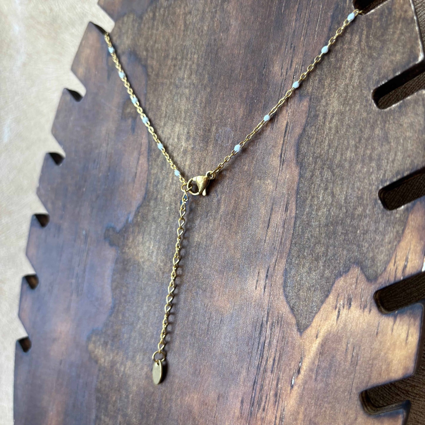 Collier doré | Pendentif central fleur dorée | Fermoir