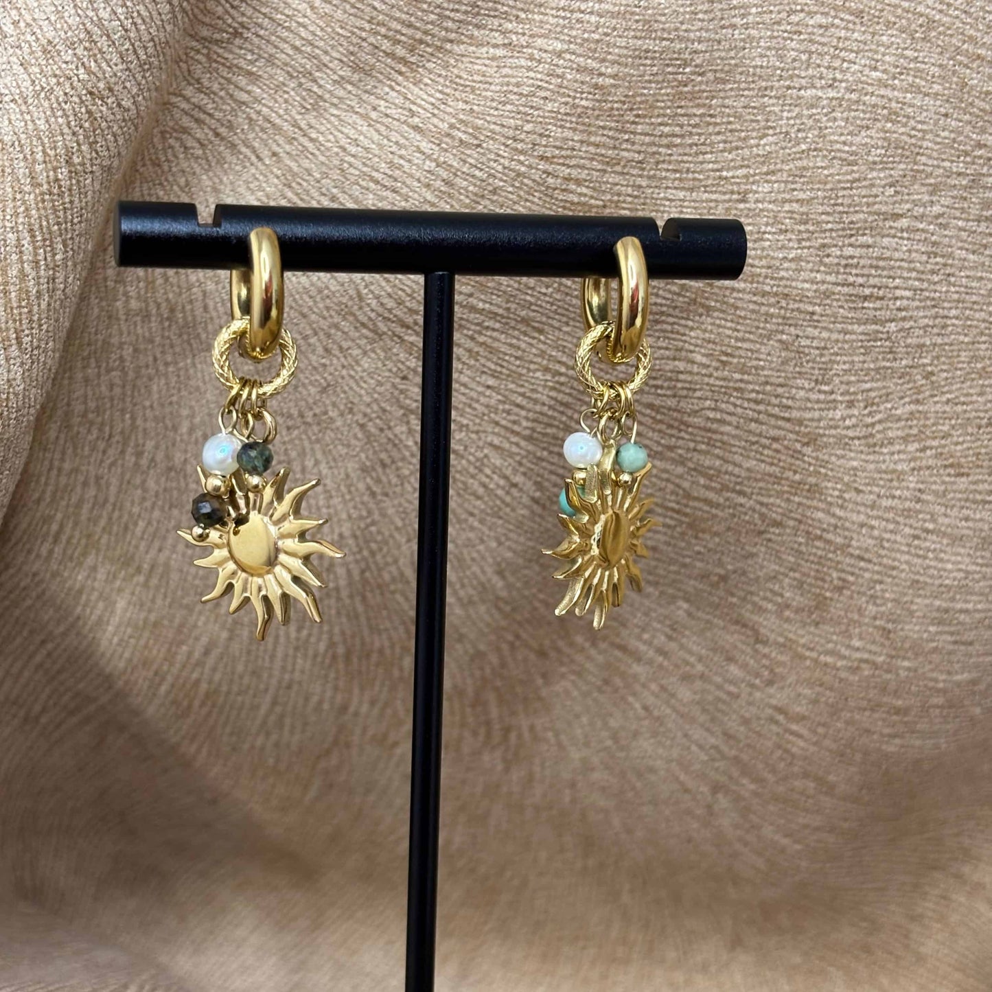 Boucles d'oreilles dorées créoles pendentifs en forme de soleil