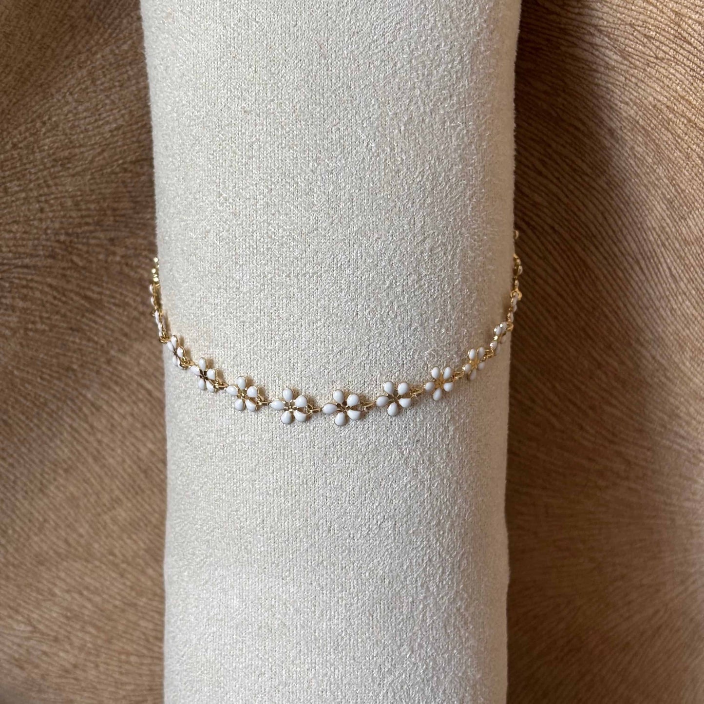 Bracelet de cheville
Fleurs marguerite peint en pointe de céramique blanche