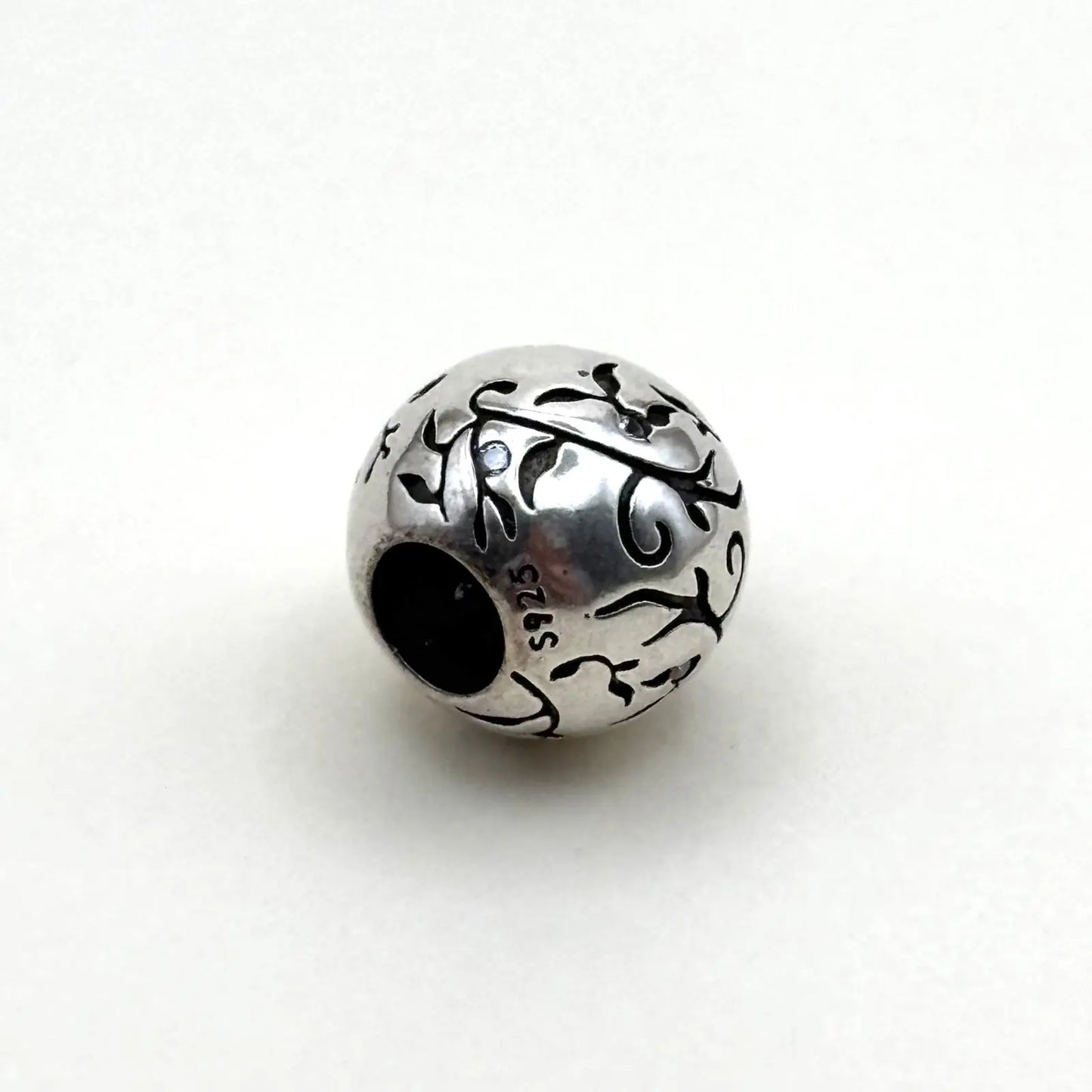 Charms Pand'OR en forme de sphère avec des feuilles de vigne en argent Sterling 925