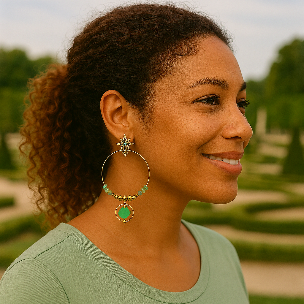 Une femme metisse portant des boucles d'oreilles fantaisie Image