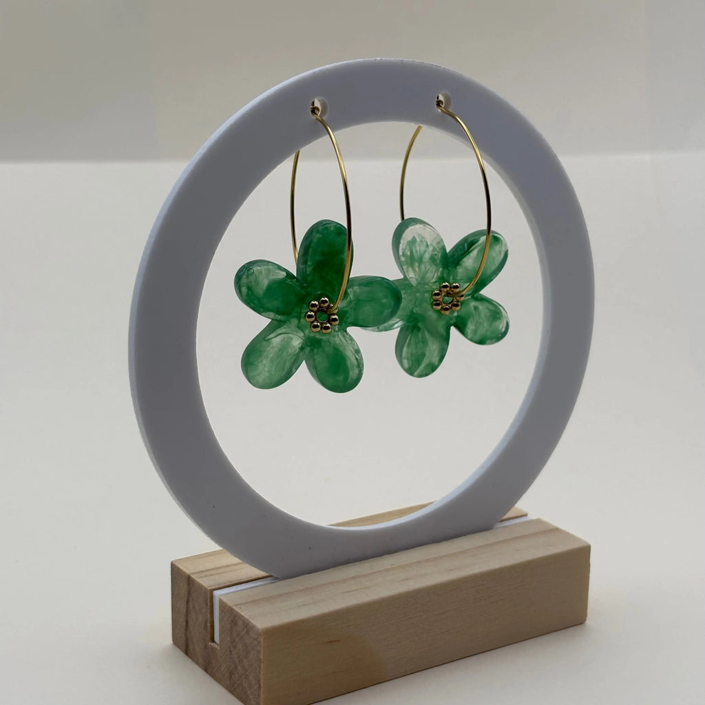 Boucles d’oreilles en résine en forme de fleurs couleur vertes