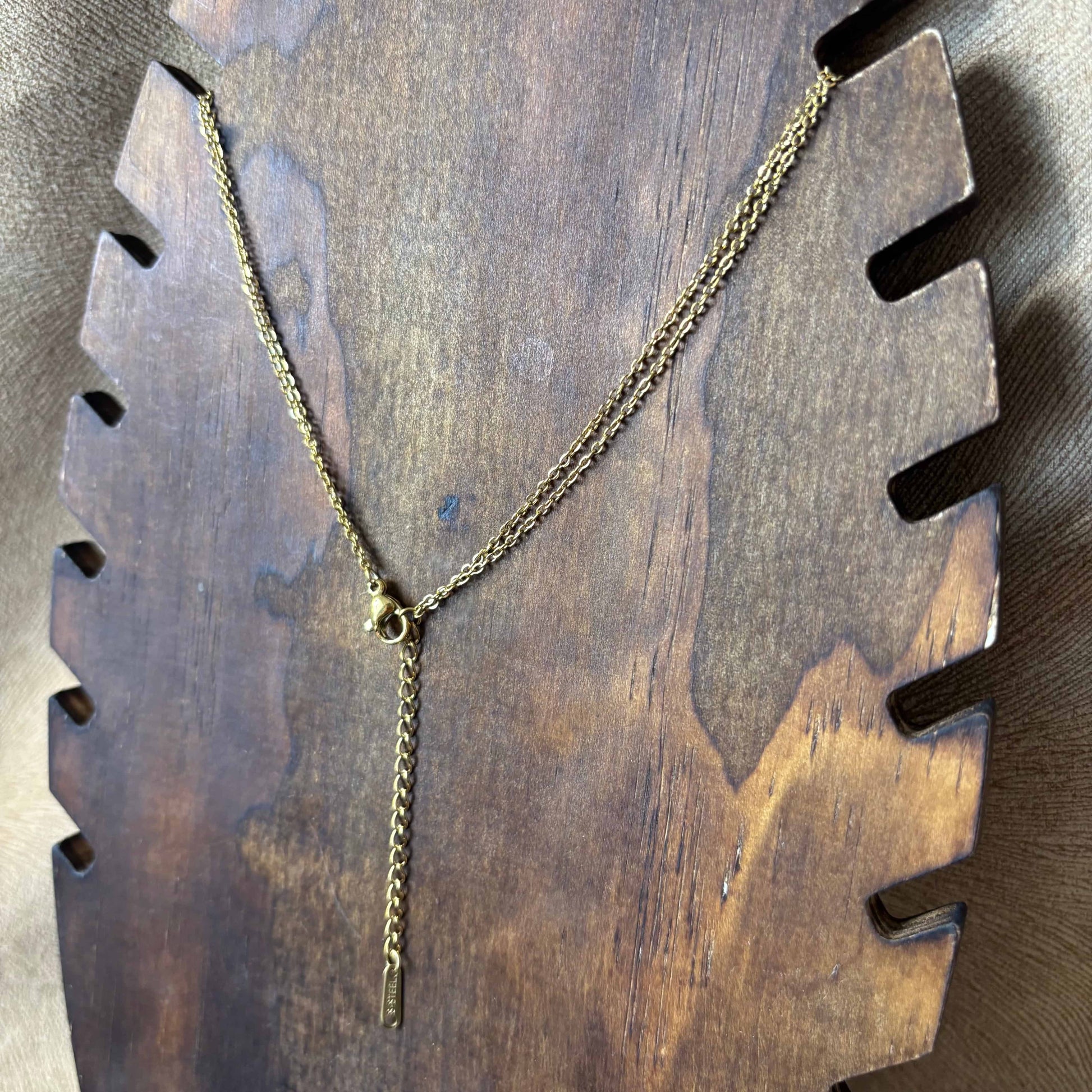 Collier multirangs |Etoiles dorées sur chainette perle dorée en pendentif | Acier inoxydable