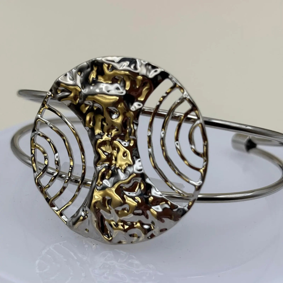 Bracelet de couleur argenté en acier inoxydable avec motif géométrique sphérique