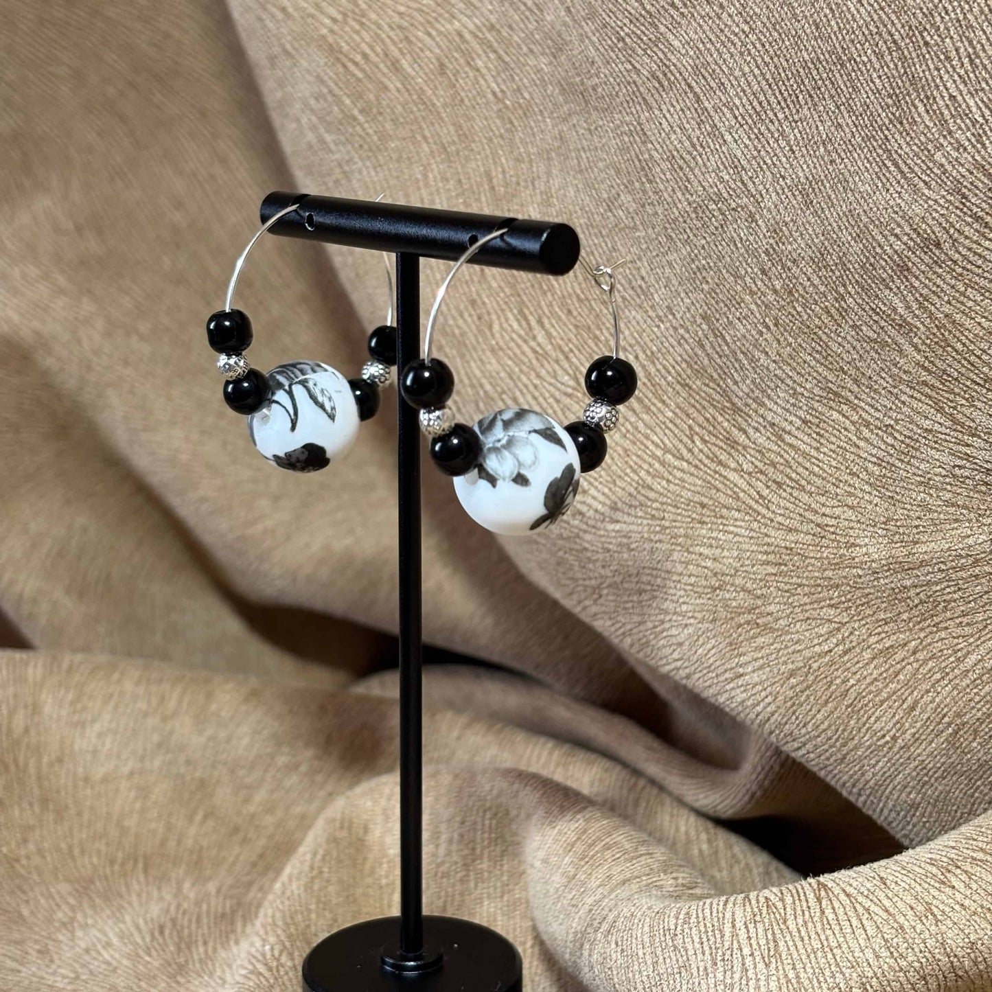 Boucles d'oreilles créole avec perles fleuries