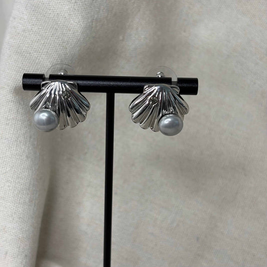 Boucles d'oreilles argentées |Coquillage avec perle argentée | Acier inoxydable