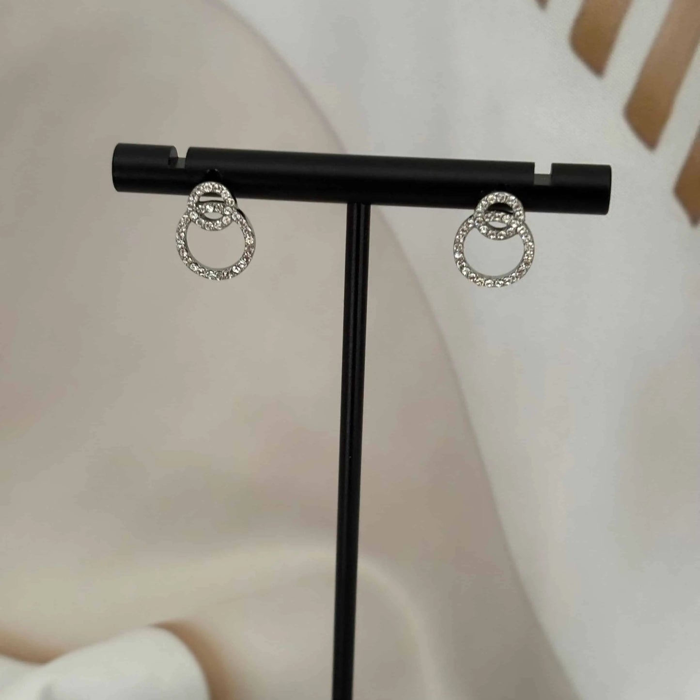 Boucles d'oreilles | Petits anneaux avec strass argenté |Acier inoxydable
