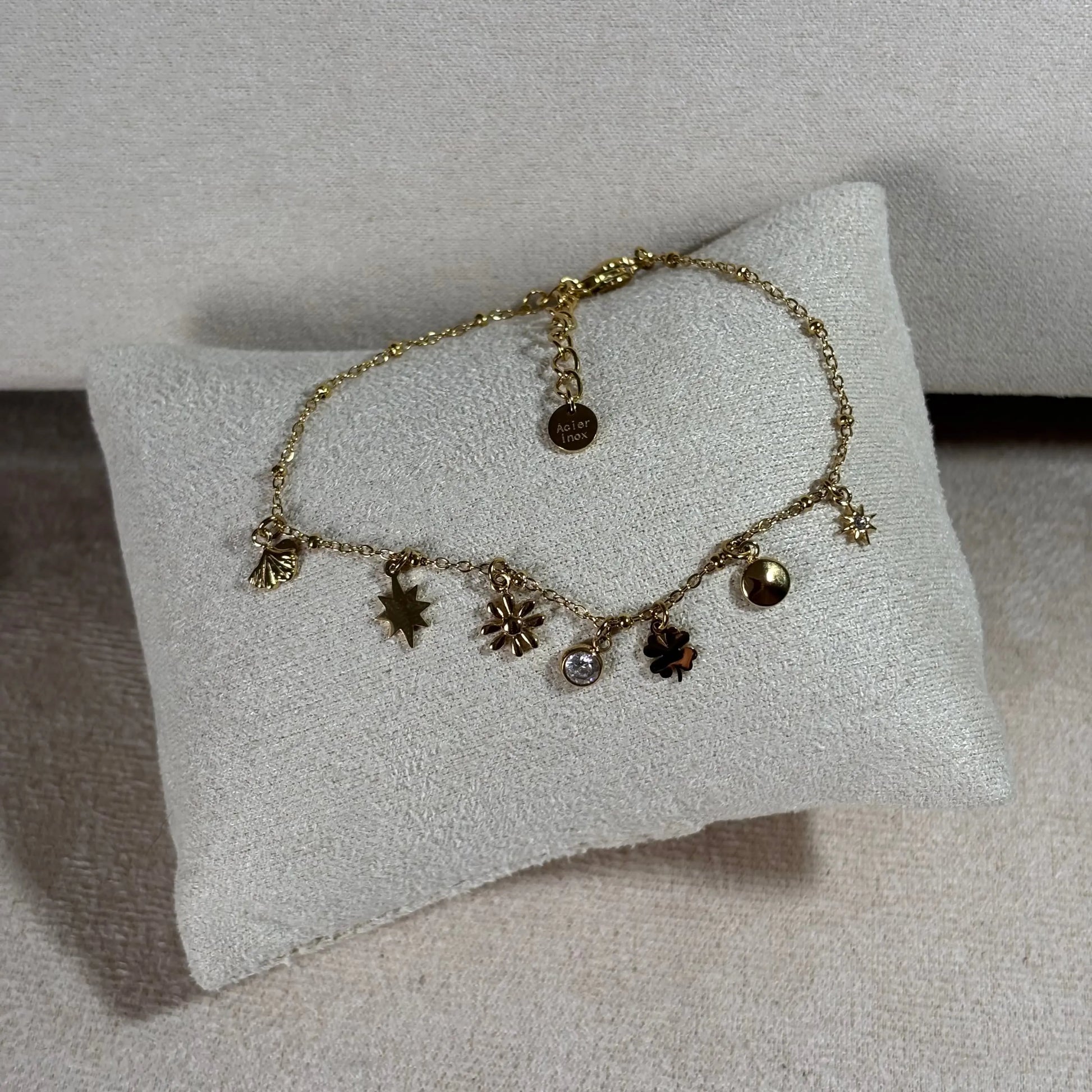Bracelet doré |Petits maillons |Breloques étoile fleur trèfle coquillage |Breloques brillants  feuille pastilles soleil | Acier inoxydable