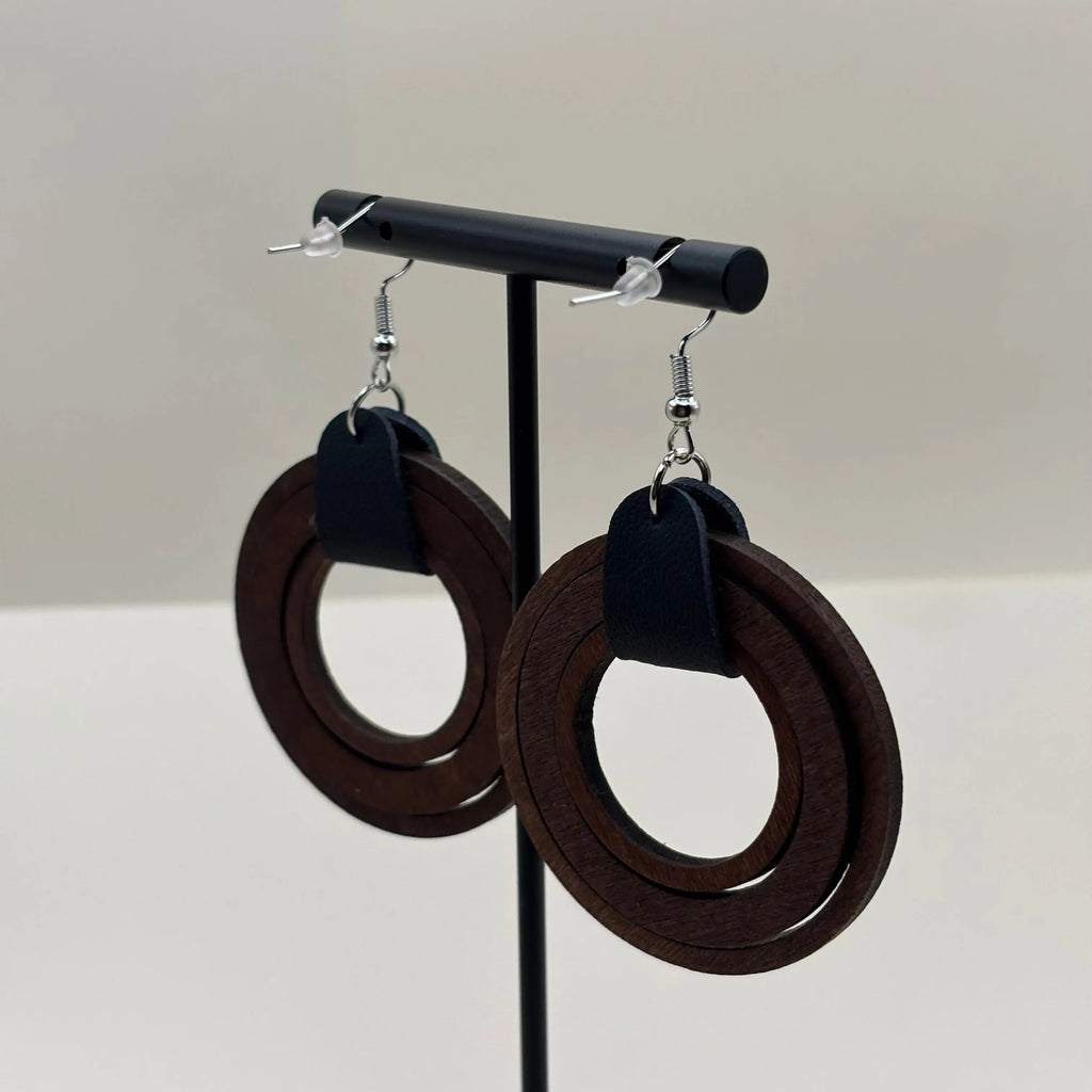 Boucles d'oreilles avec attache argentée boucle en bois avec deux cercles concentriques
