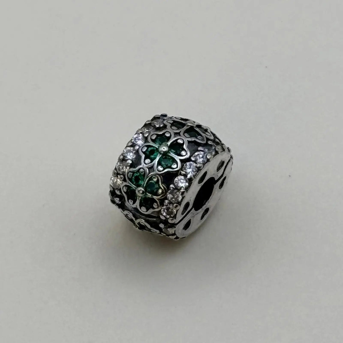 Charms Pand'OR en forme de trèfle avec des strass en argent Sterling 925