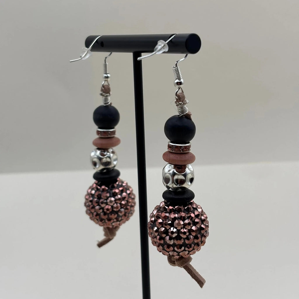 Des boucles d'oreilles pendentif en perle effet hérisson