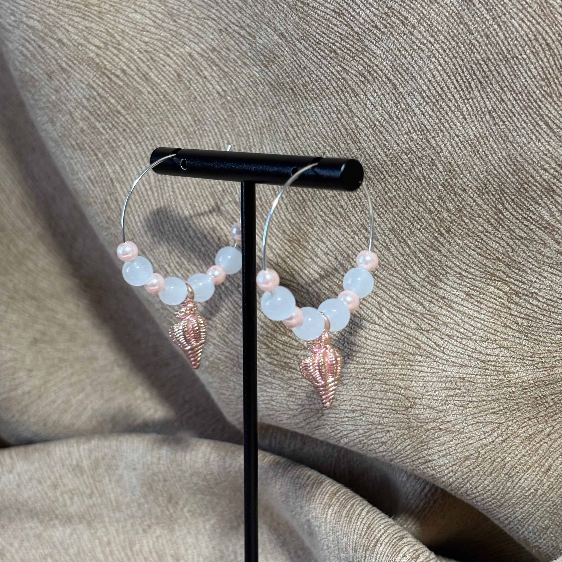 Boucles d'oreilles - créole Ø 3 cm
Breloque coquillage
Perles acryliques