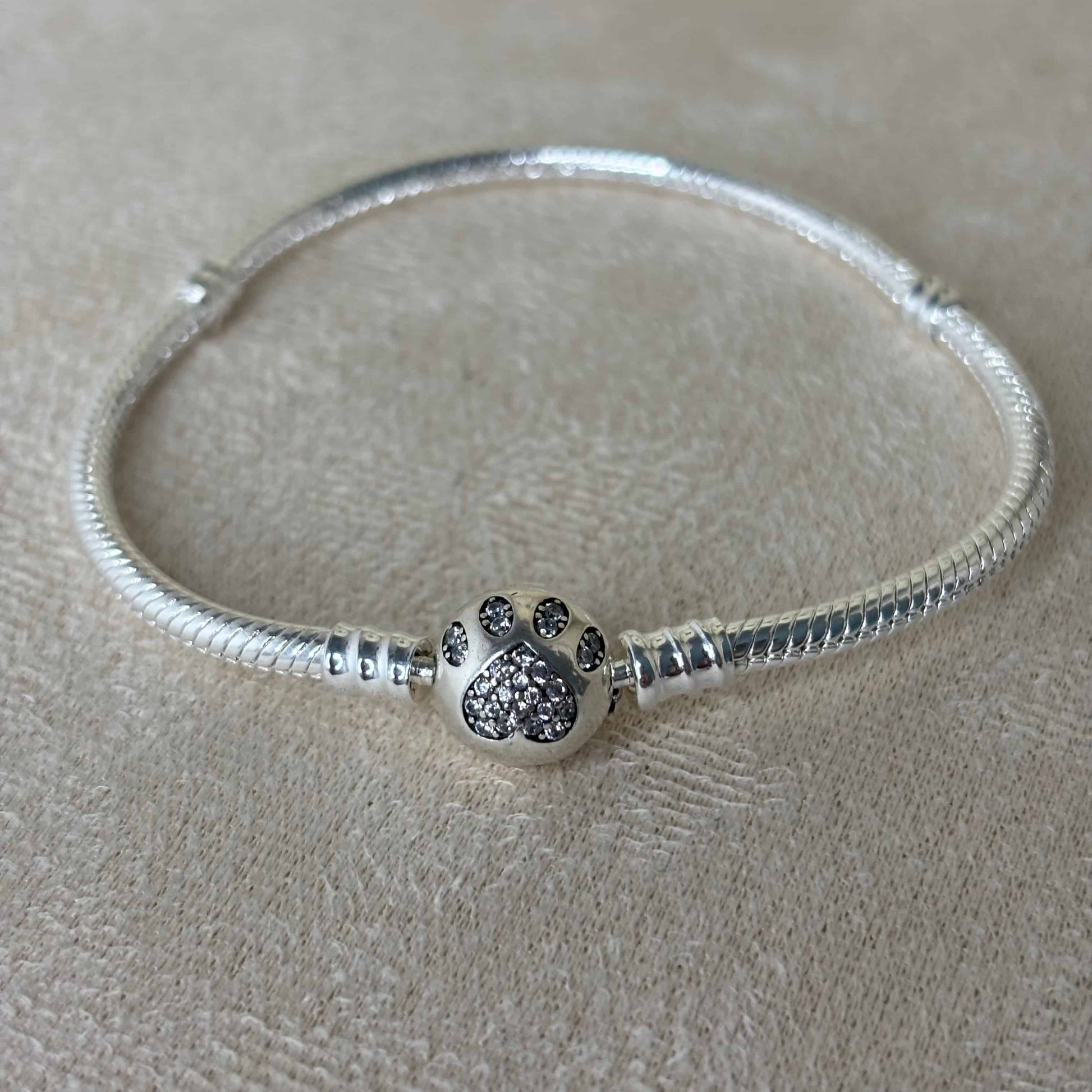 Bracelet Pand'Or |Bracelet avec charm' boule |Motif strass cœur |Tour 18 cm |Acier inoxydable