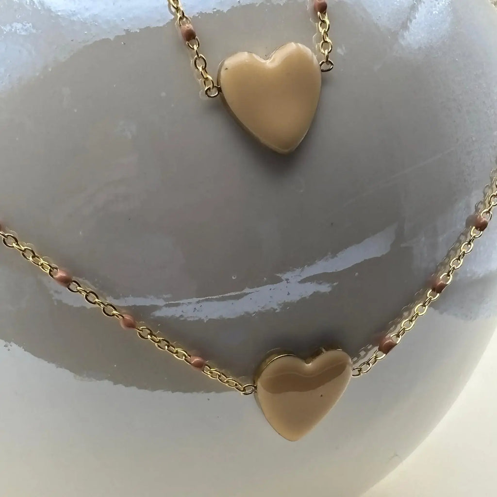 Parure collier comprends un bracelet et boucles d'oreilles pendentif avec cœur coloré blanc