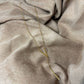 Collier doré | V doré | médaillon allongé