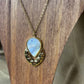 Collier doré |Médaillon goutte dorée perle nacrée