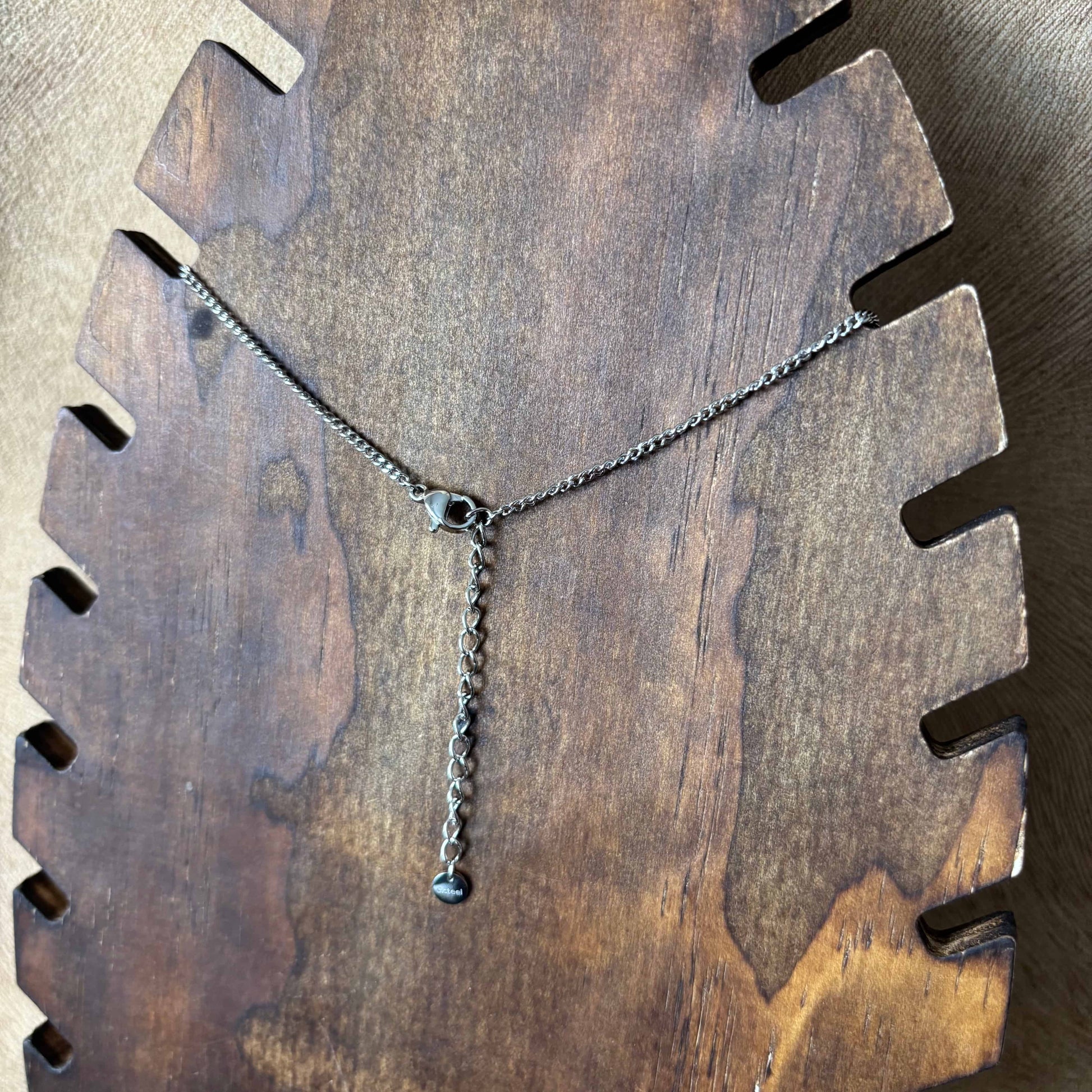 Collier argenté | Motifs trèfles à 4 feuilles vue de l'arrière | Acier inoxydable
