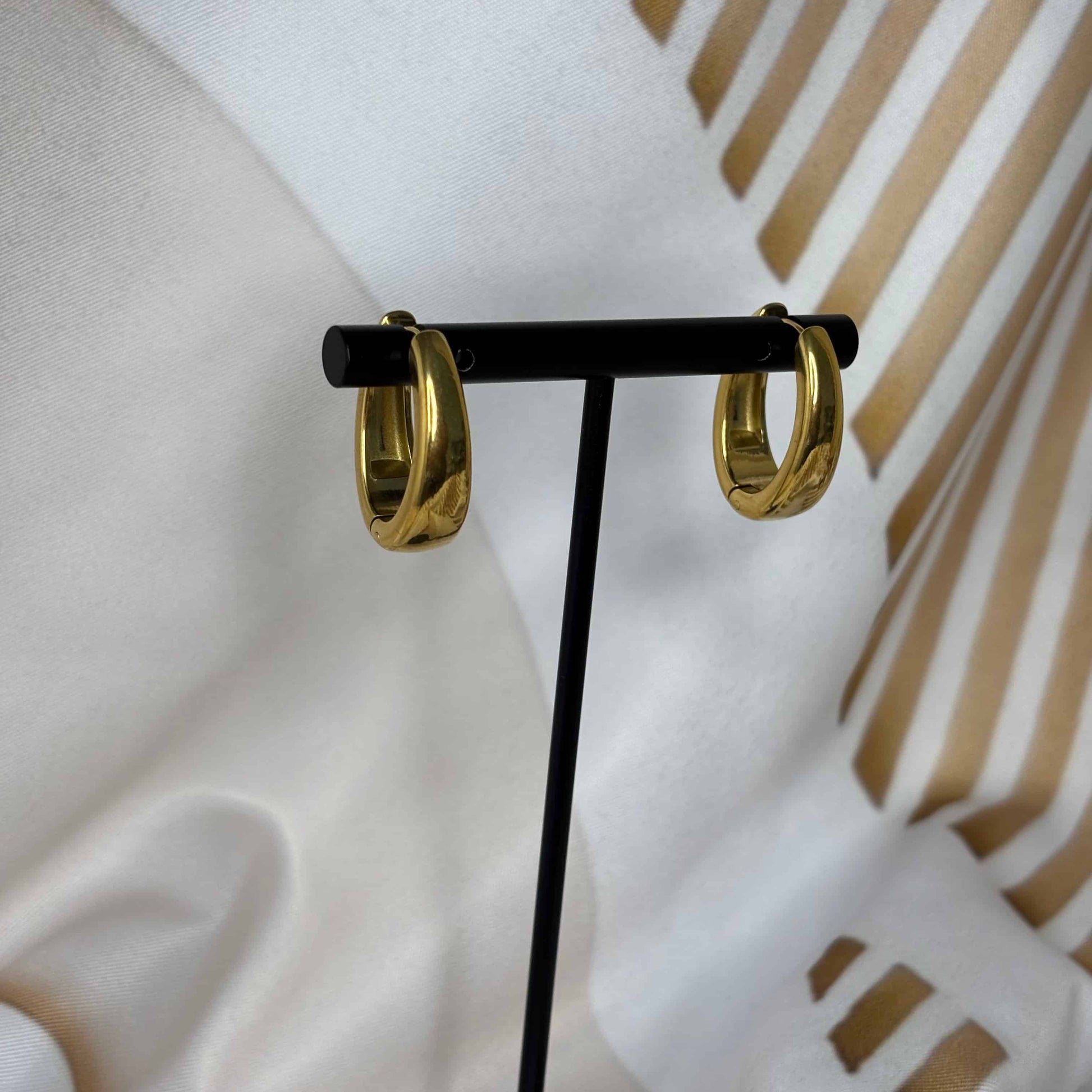 Boucles d'oreilles, créoles allongées