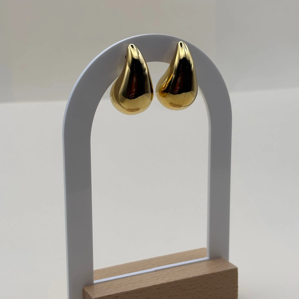 Boucles d'oreilles dorées en forme de goutte d'eau en acier inoxydable