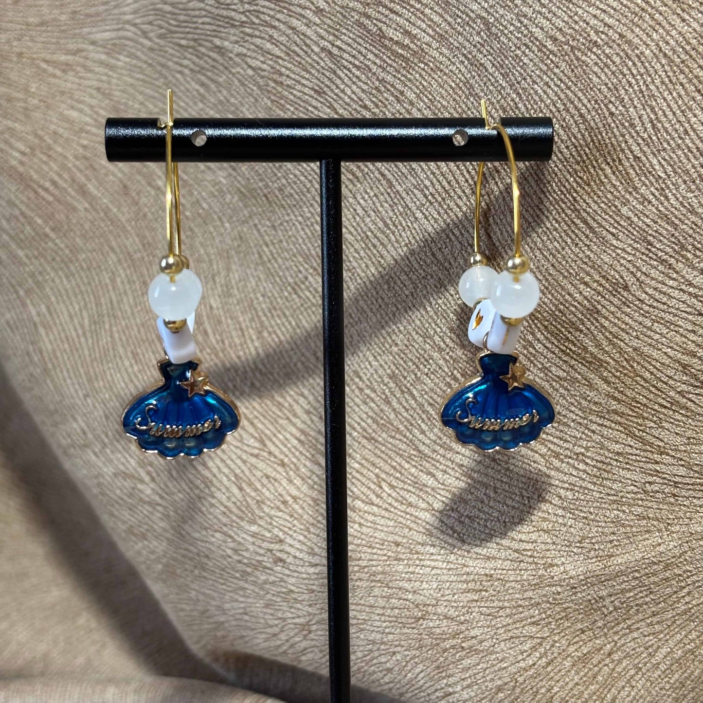 Boucles d'oreilles - créole breloque coquillage "summer" bleu
Perles cœurs 