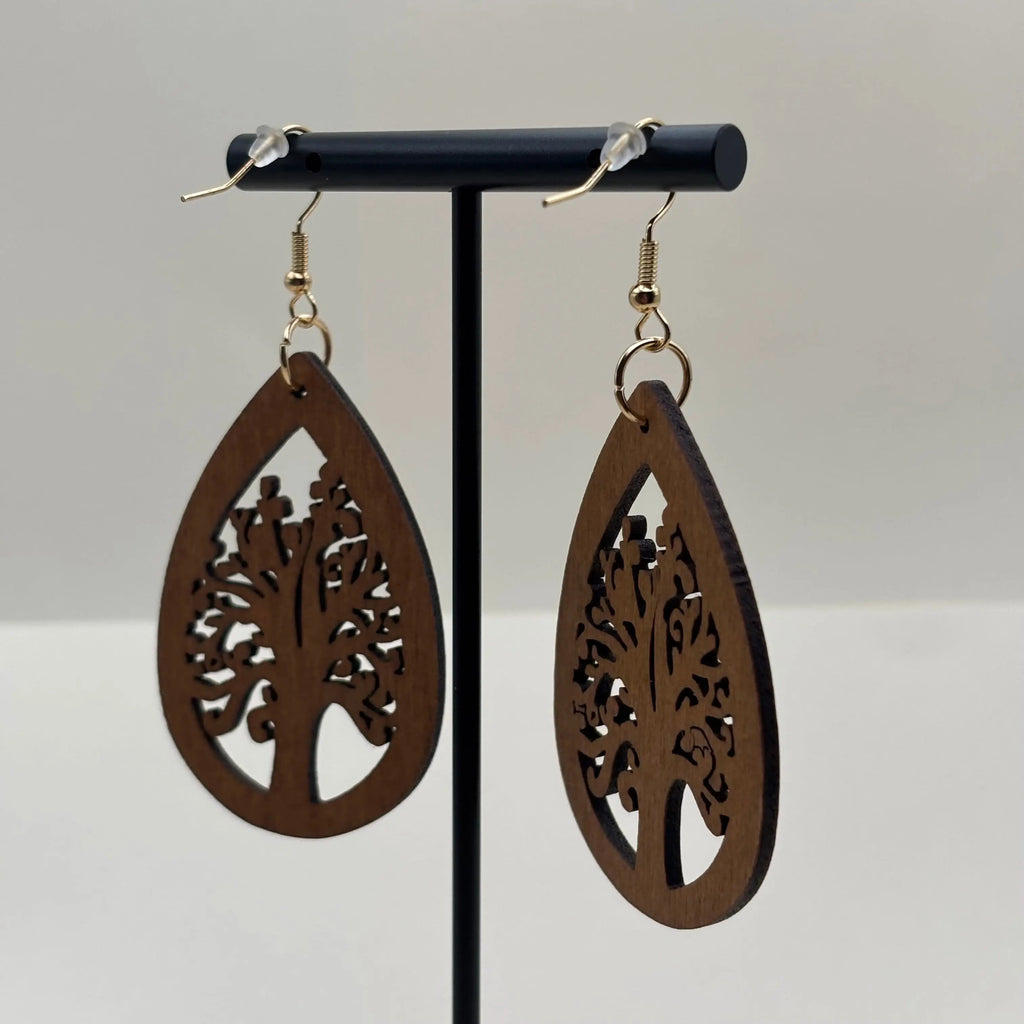 Boucles d'oreilles avec attache dorée et boucle en bois motif arbre de vie
