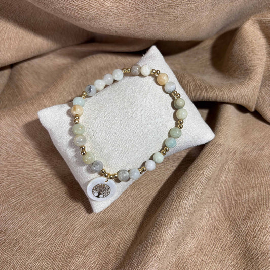 Bracelet en perles artisanal | Breloque pastille en nacre motif arbre de vie | Perles naturelles pastels sur élastique
