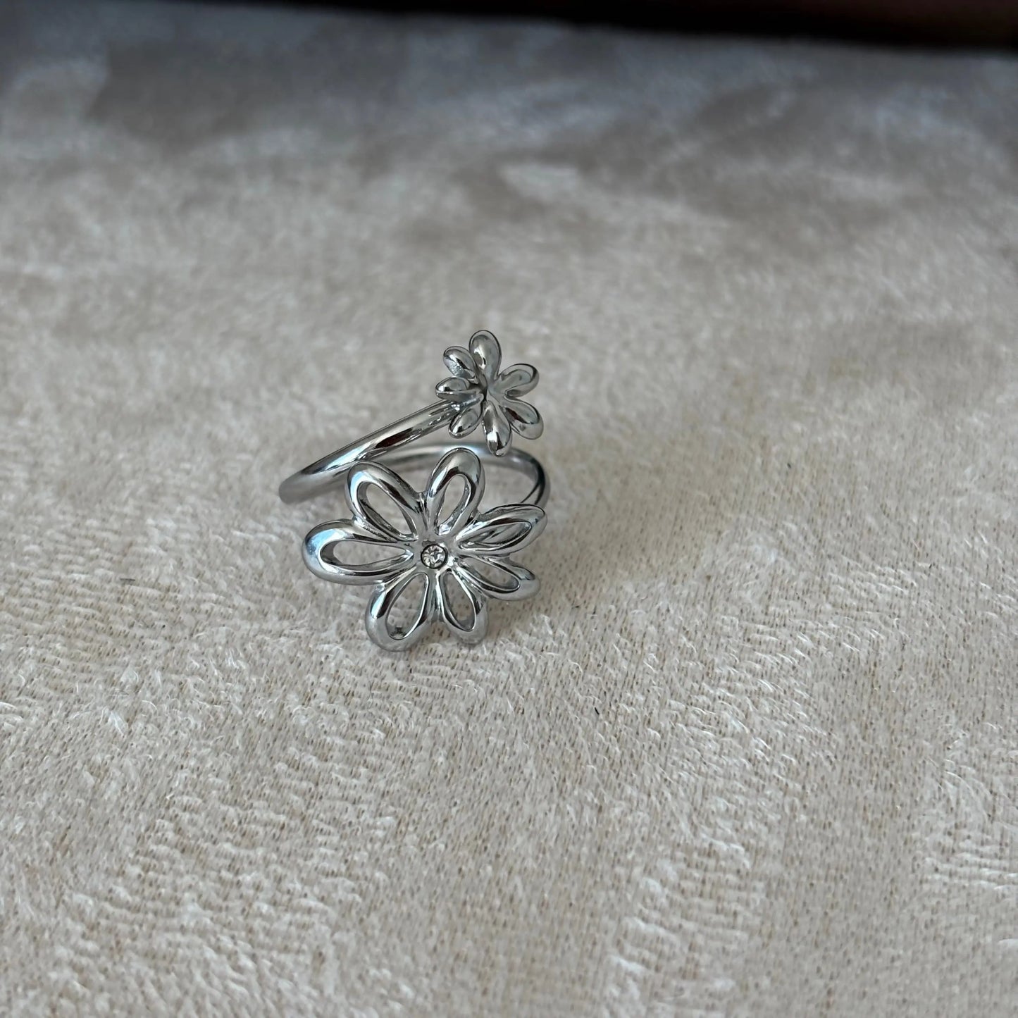 Bague argentée fleurs entrelacées ajustable - Prêtes à briller
