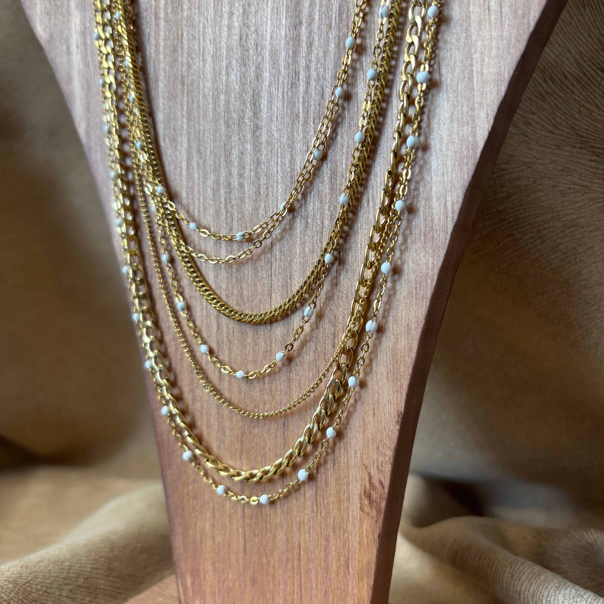 Collier multirangs |Chaine à mailles différentes | boules céramiques blanches |Acier inoxydable