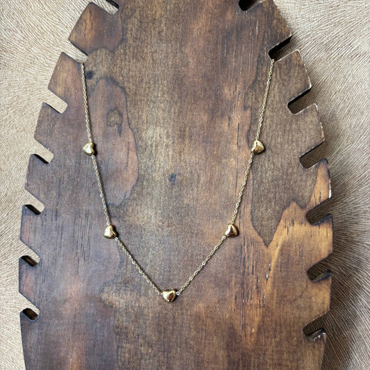 Collier doré |Motif torsadé et cœurs | Acier inoxydable