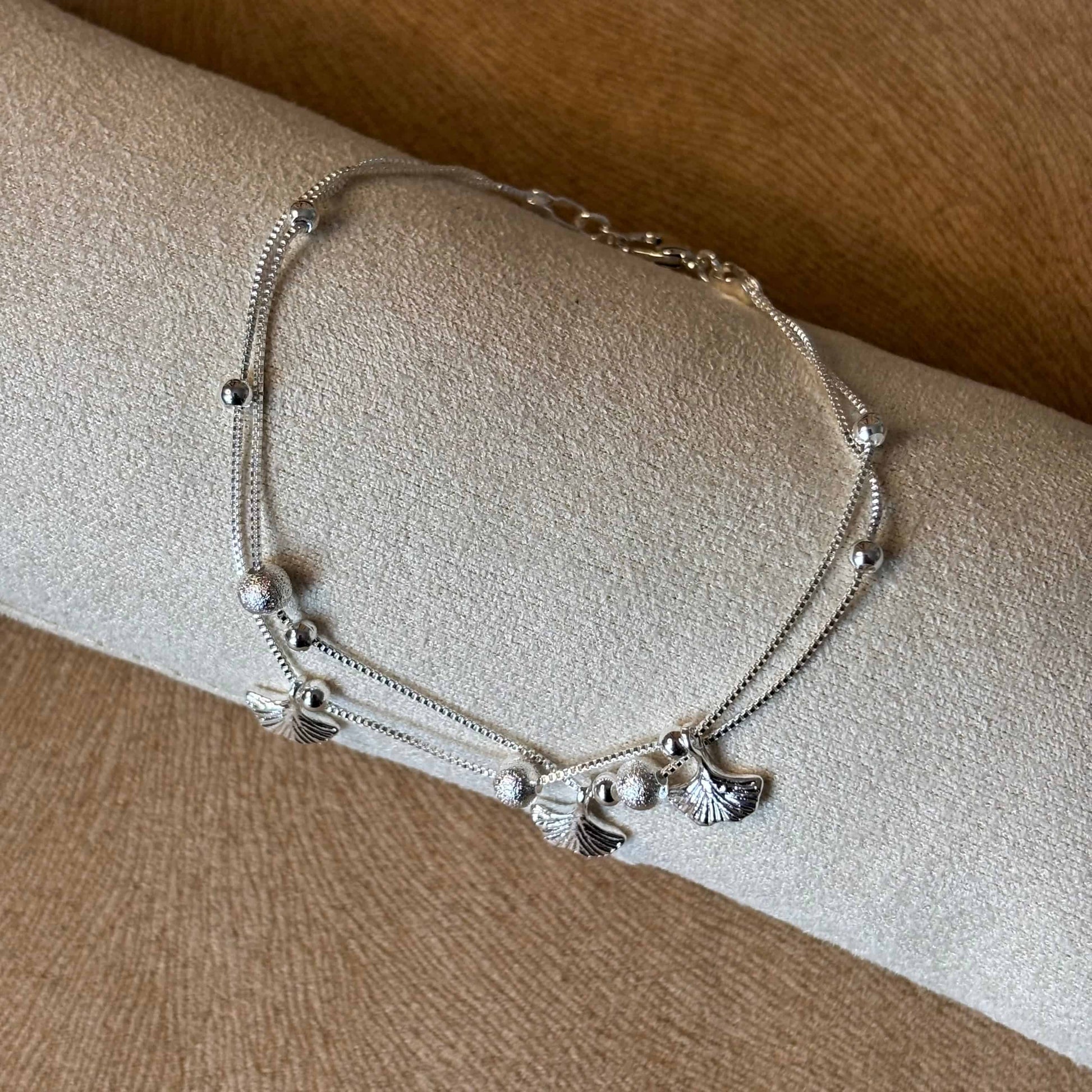 Bracelet de cheville
Breloques feuilles & perles