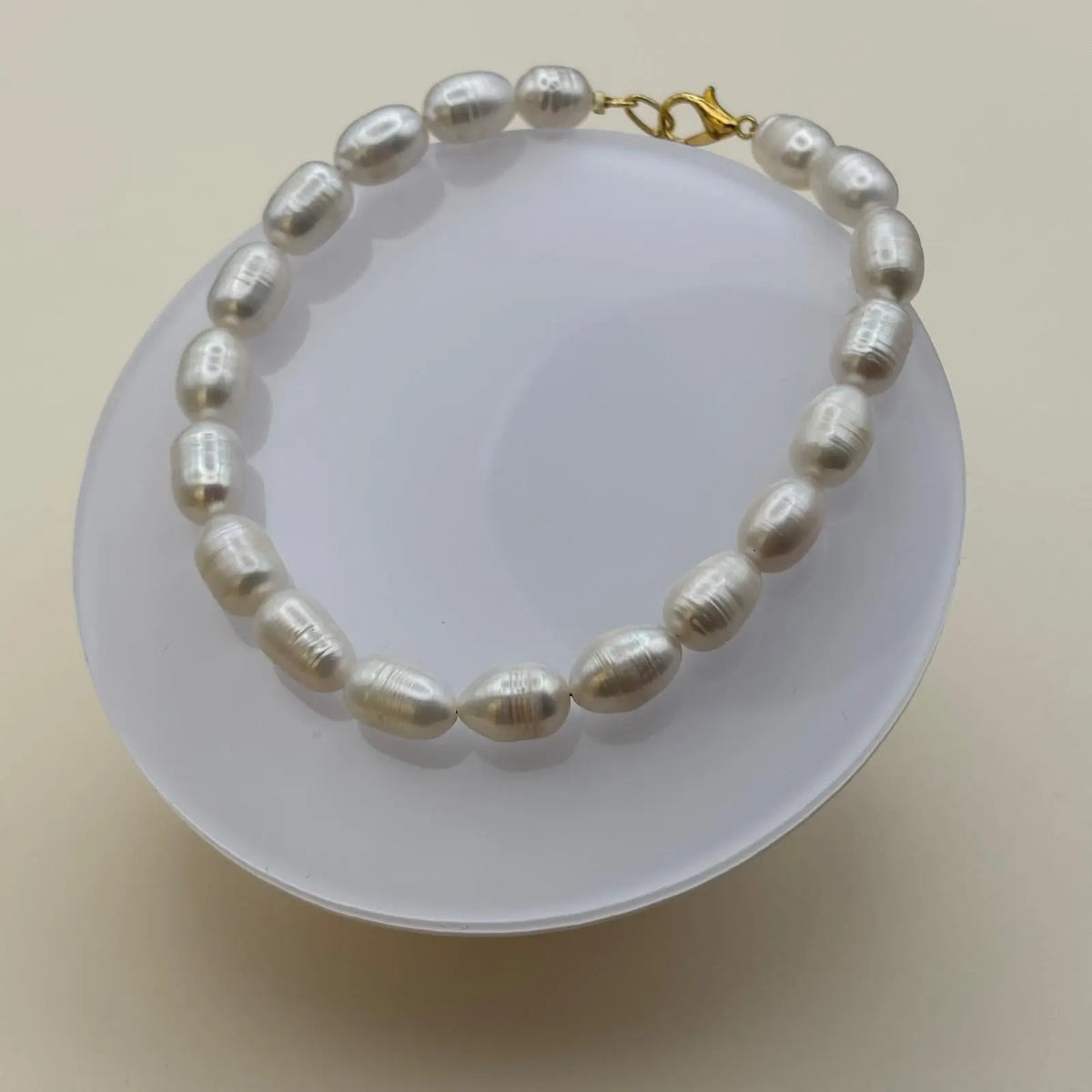 Bracelet de cheville avec des perles d'eau douce blanche