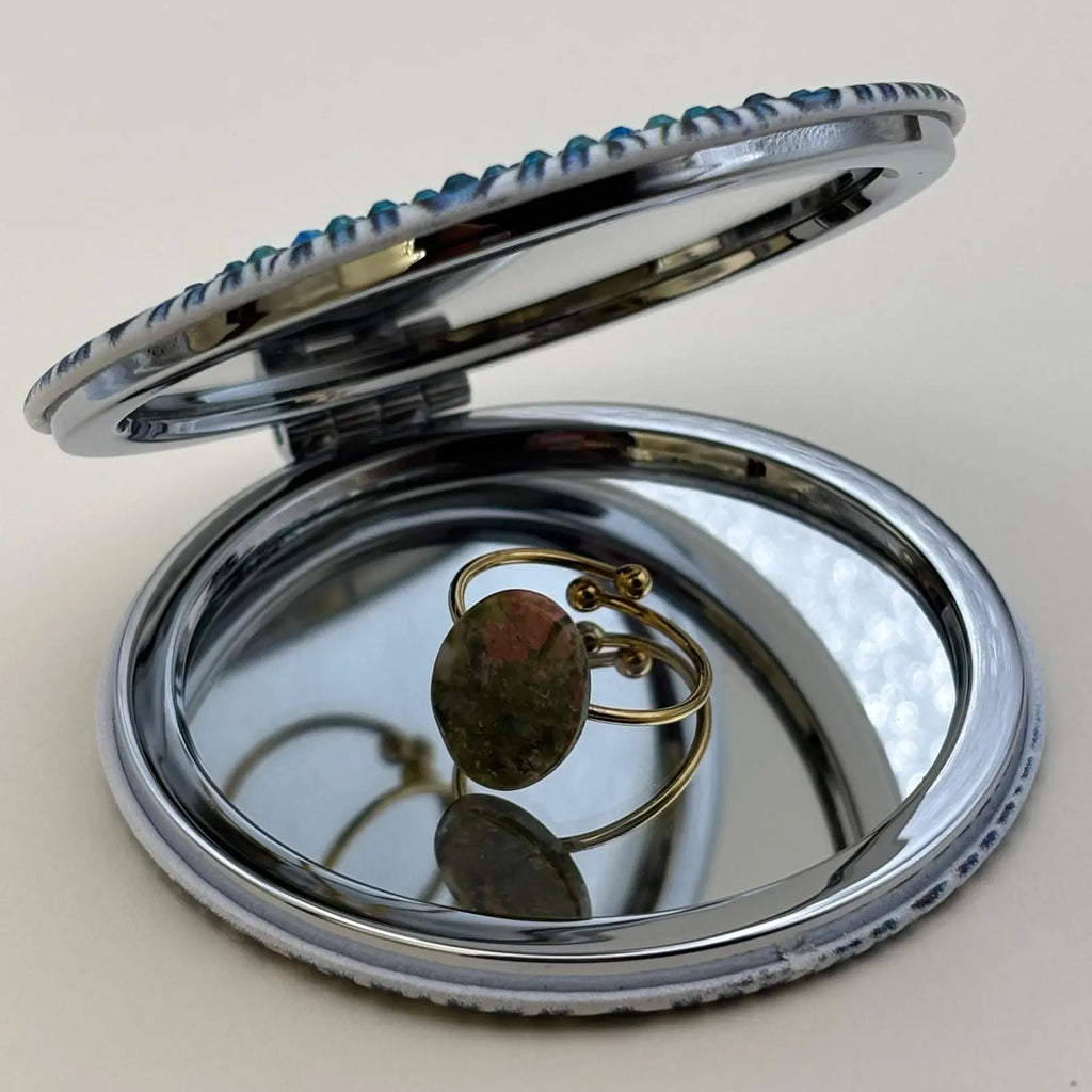 Bague dorée ajustable avec un motif de pierre plate rose