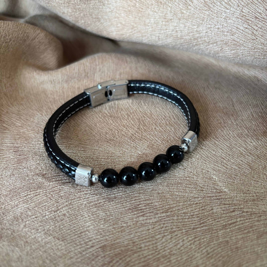 Bracelet homme | Sur lien tressé noir en simili cuir |5 perles noires | Fermoir en acier inoxydable