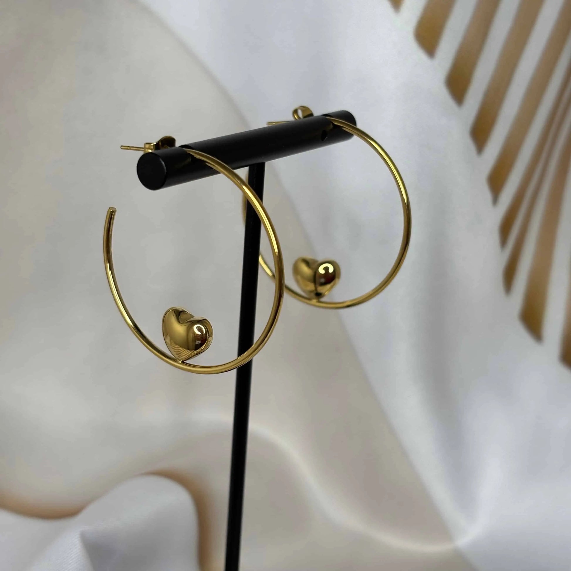 Boucles d'oreilles créoles |Motif en cœur or | Acier inoxydable