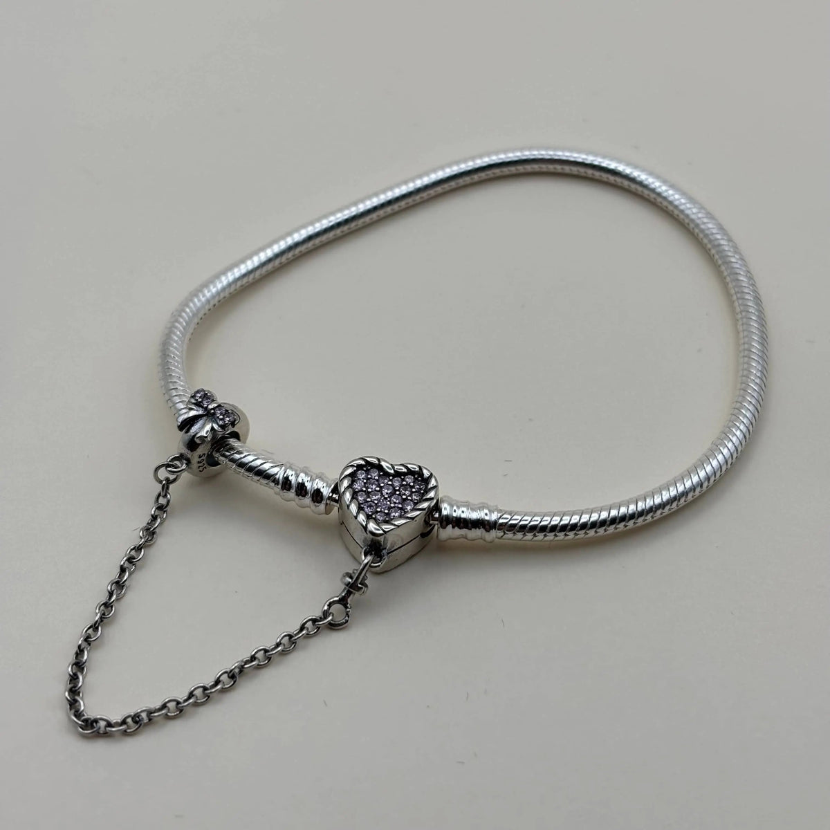 Charm Pand'Or avec chainette et coeur orné de strass