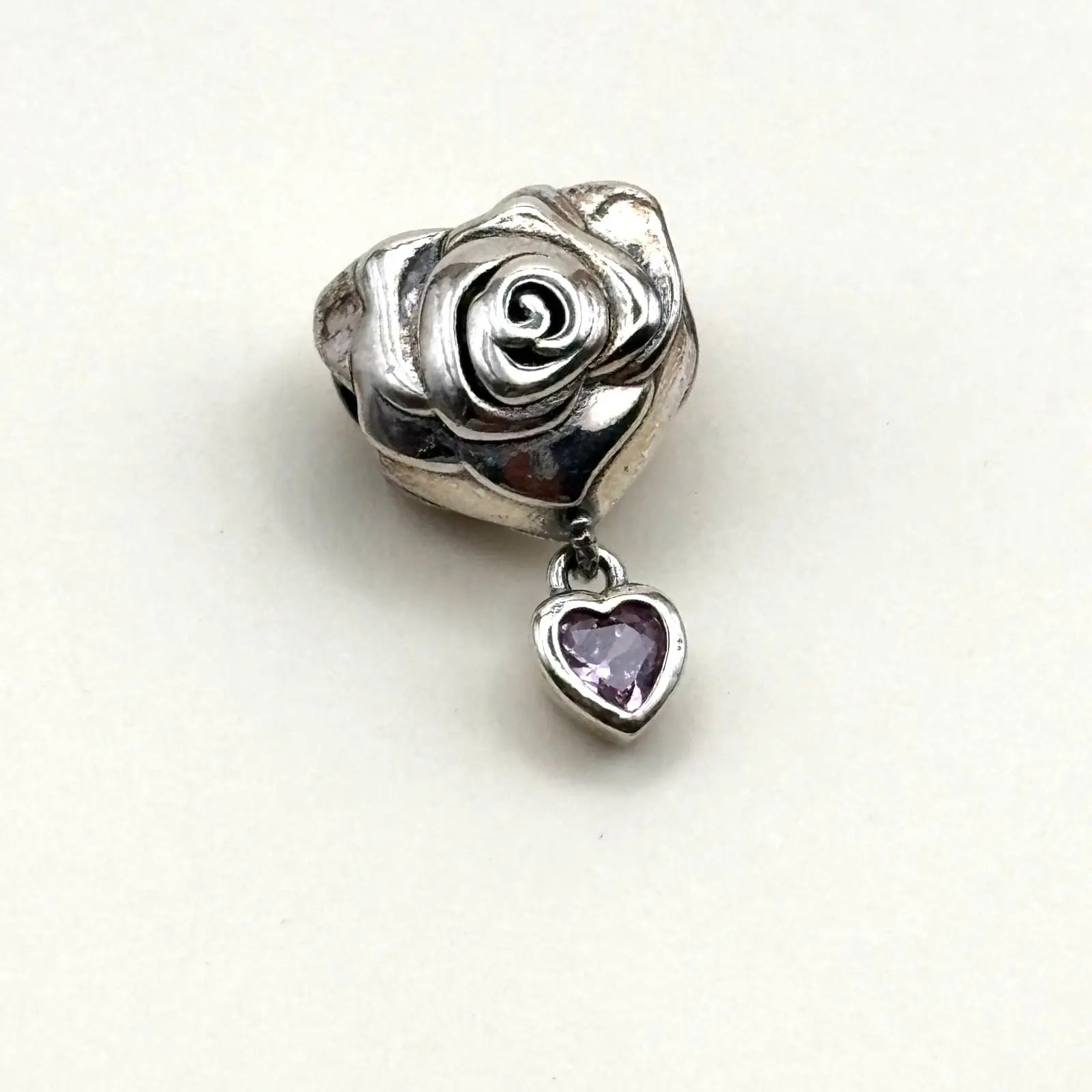 Charms Pand'OR en forme de fleur avec un petit pendentif en forme de cœur en acier inoxydable