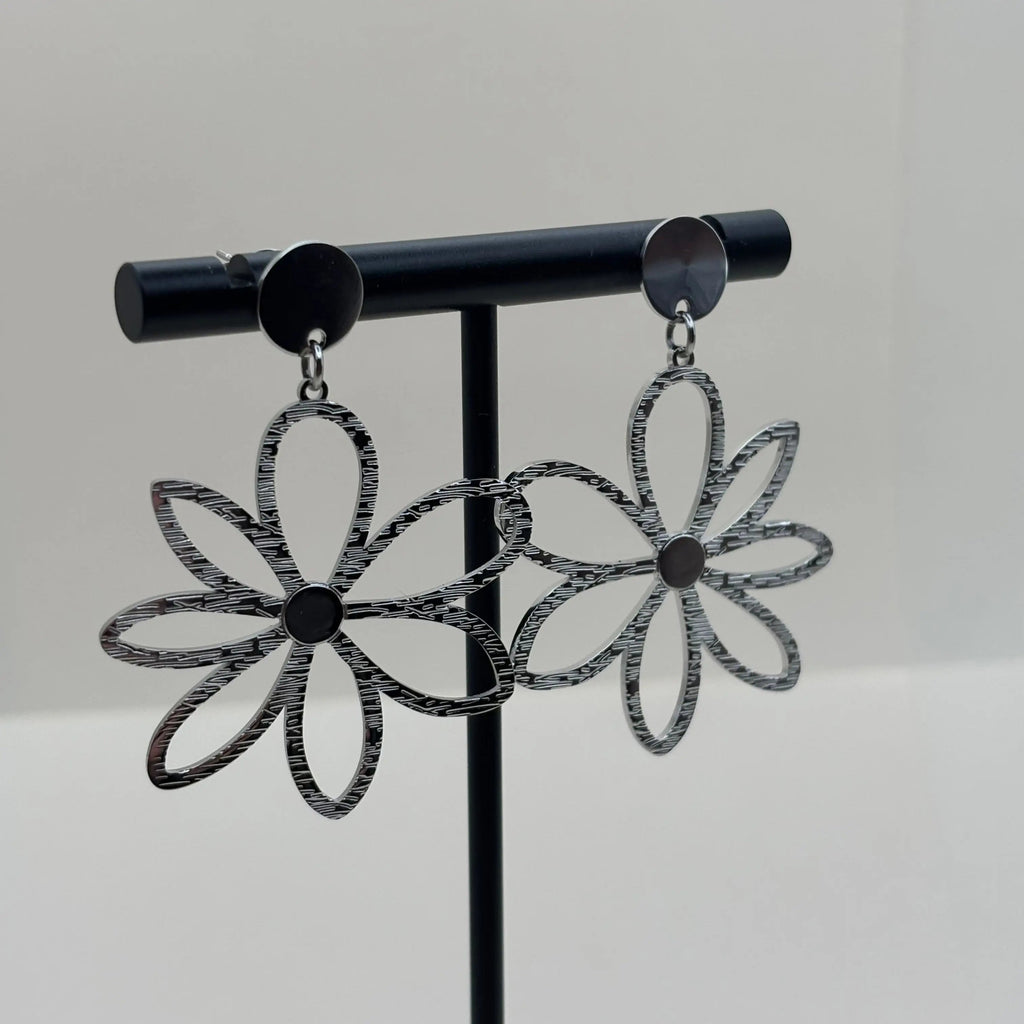 Boucles d'oreilles argentées en pendentif en forme de fleur argentée en acier inoxydable