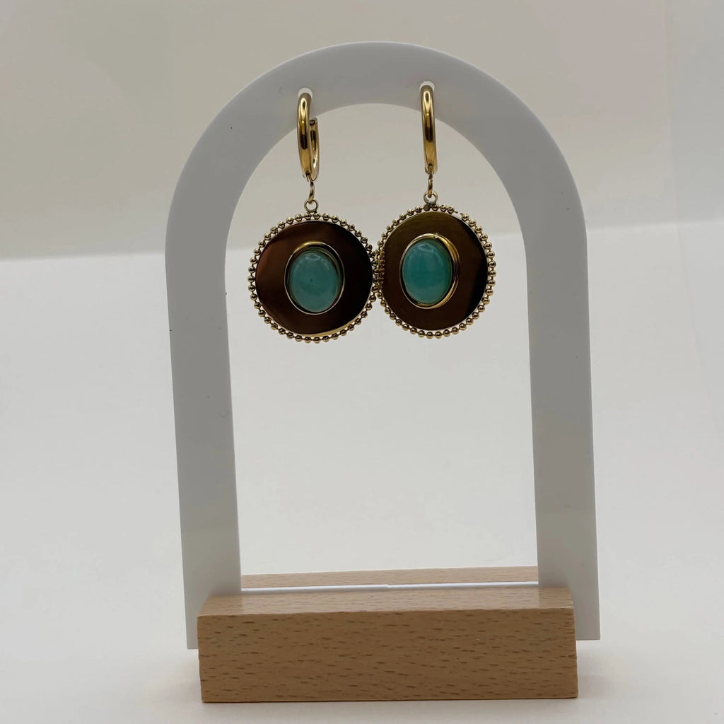Boucles d'oreilles dorée pendantes avec cercle dorée et pierre façon camé vert