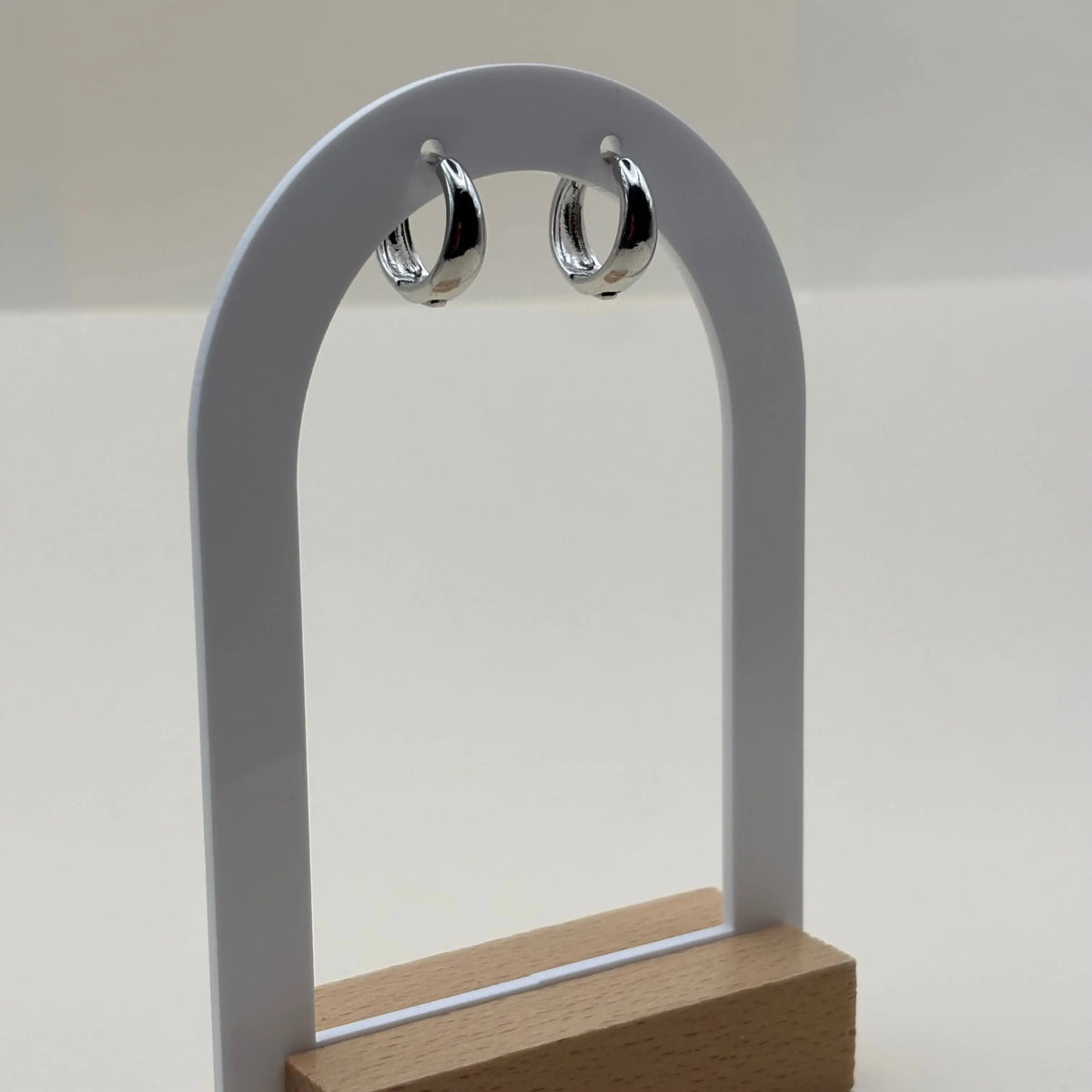 Boucles d'oreilles argentées créoles  en acier inoxydable 