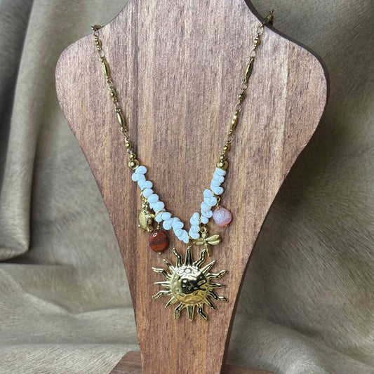 Collier fantaisie | Pendentif et breloques soleil perles tortue libellule petit coquillage de mer blanc