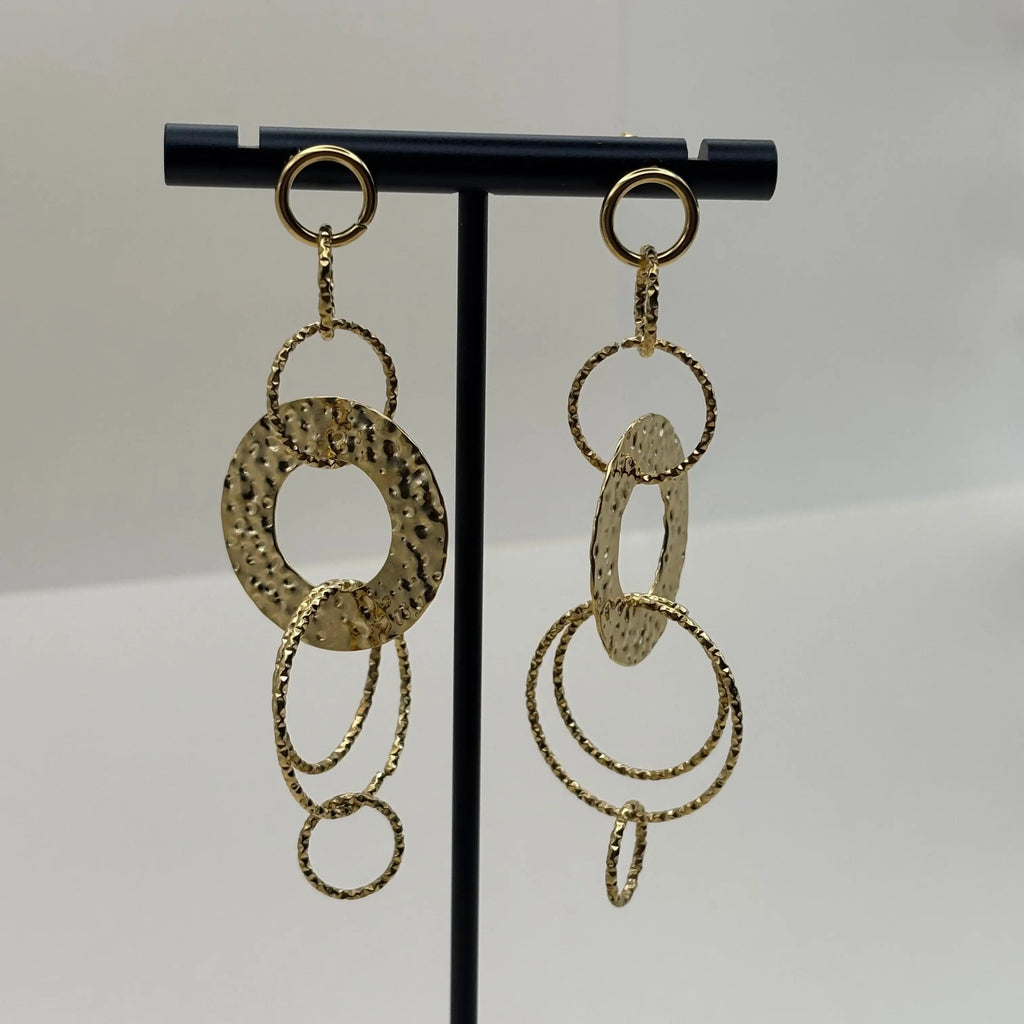 Boucles d'oreilles dorées avec motifs cercles dorés entrelacés en acier inoxydable