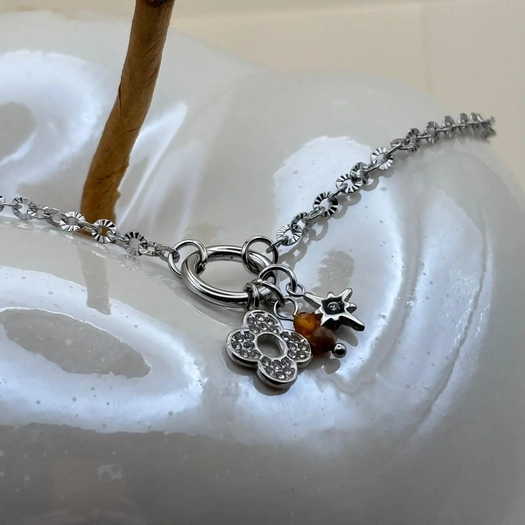 Collier argenté avec breloques soleil fleur et perles en acier inoxydable