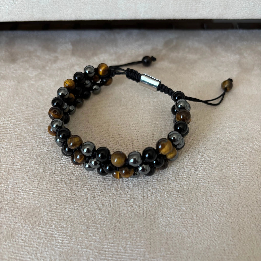 Bracelet homme double rang de perles  avec des perles œil de tigre hématite et obsidienne noire sur un lien réglable noir vendu sur le site internet prêtes à briller