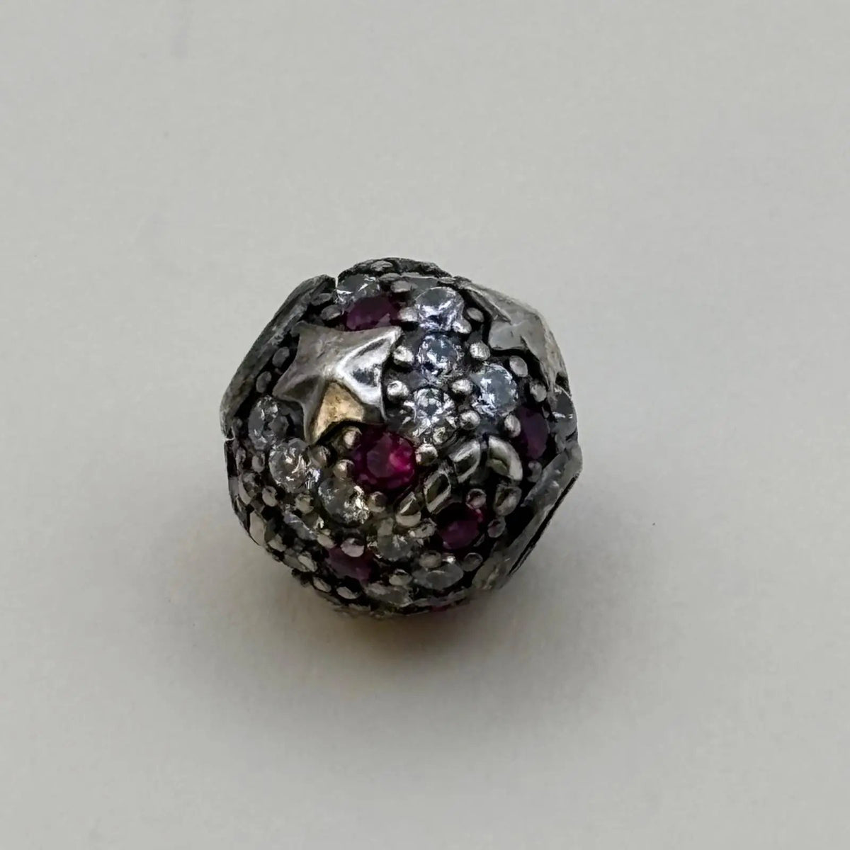 Charms Pand'OR motif sphère étoiles et strass rose et blanc en argent Sterling vendu sur le site internet prêtes à briller