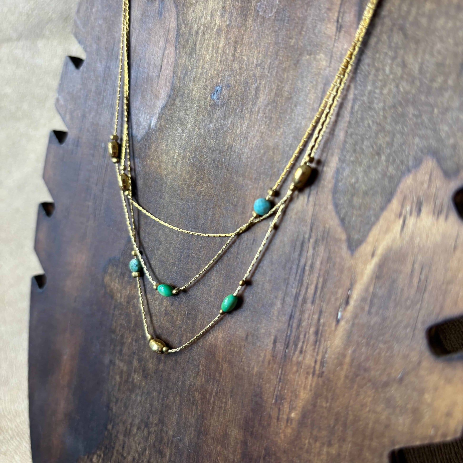 Collier multi rang or ou argent | Petites pierres naturelles vertes | Acier inoxydable