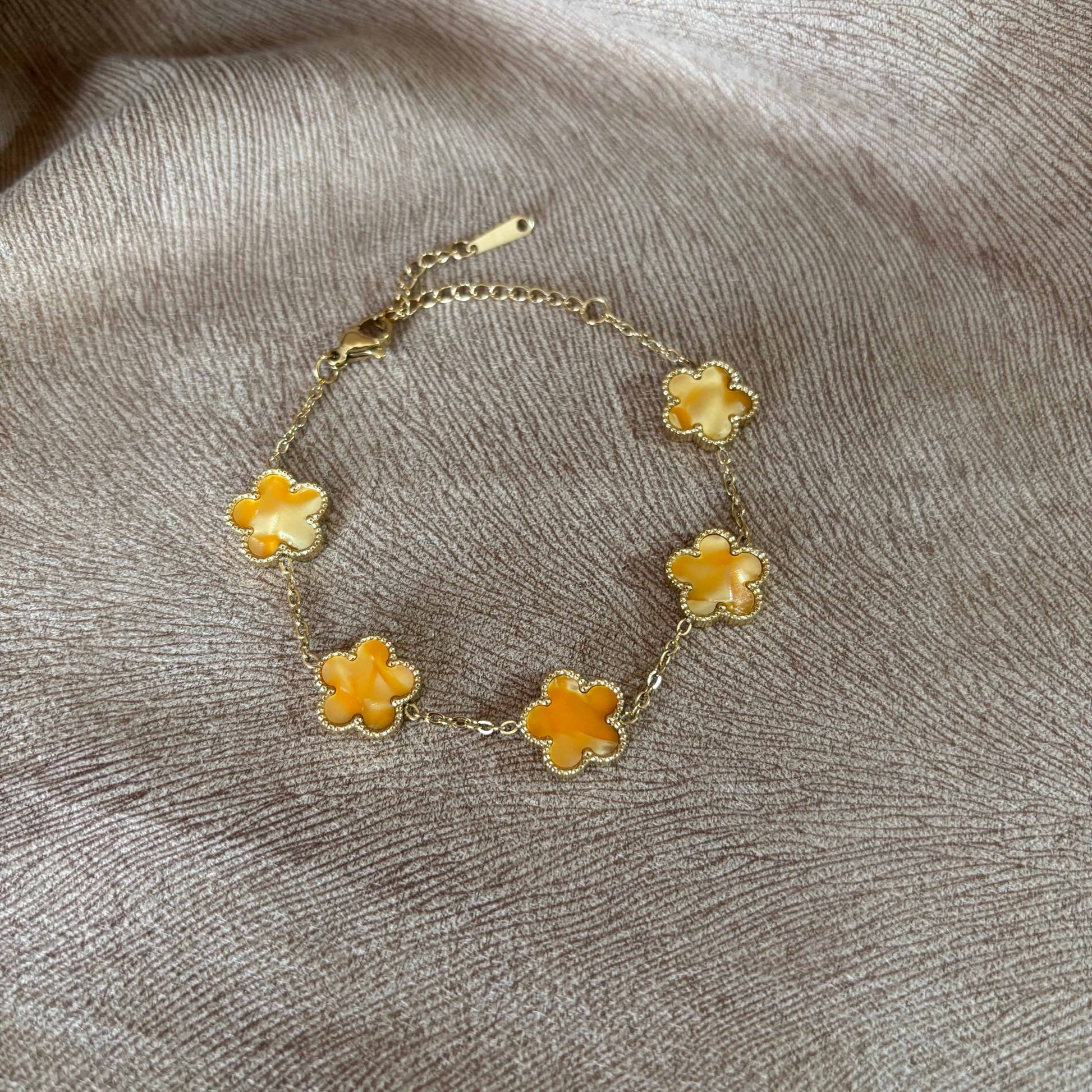 Bracelet doré | Motif trèfle | Fleurs jaunes | Acier inoxydable