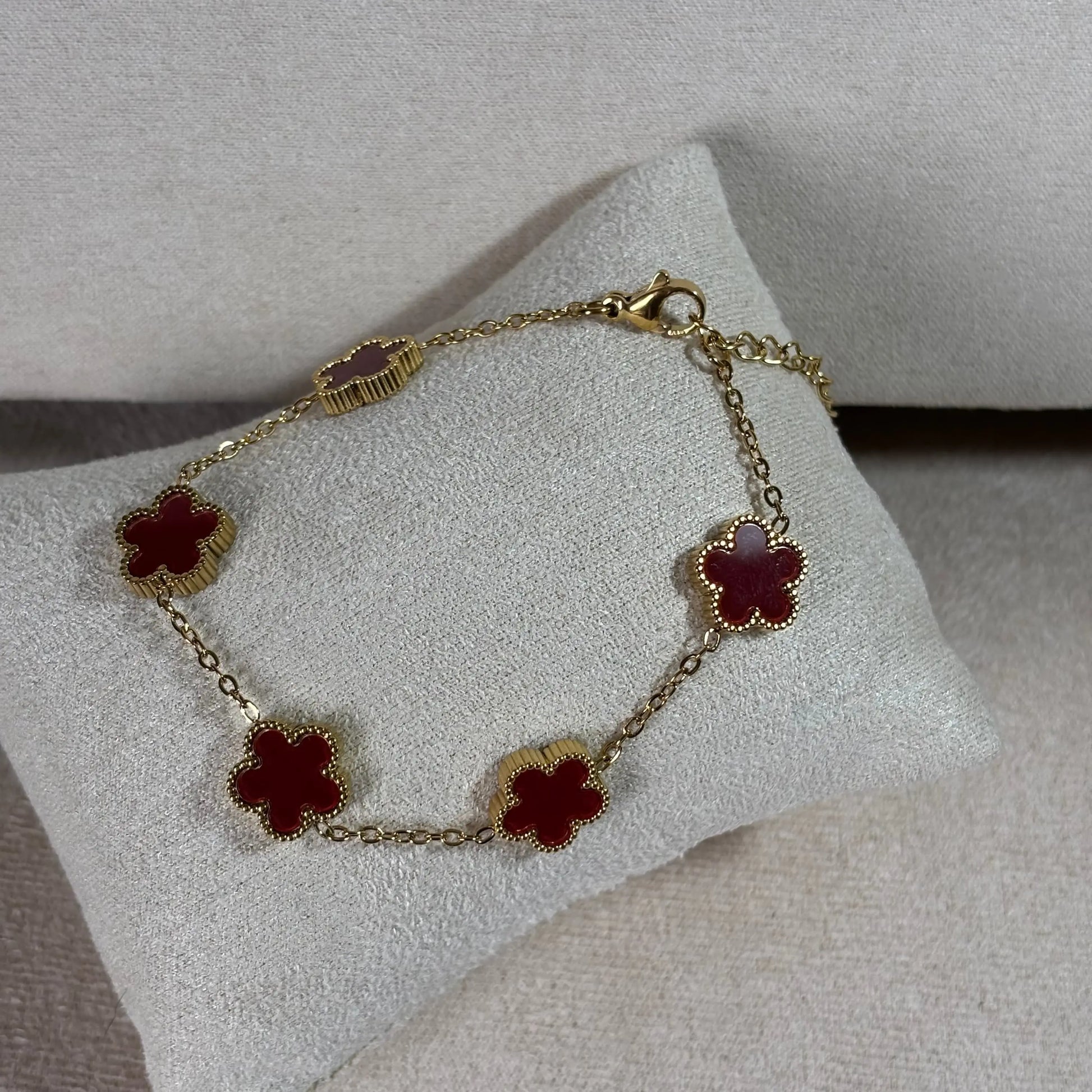 Bracelet doré | Motif trèfle | Fleurs rouges | Acier inoxydable